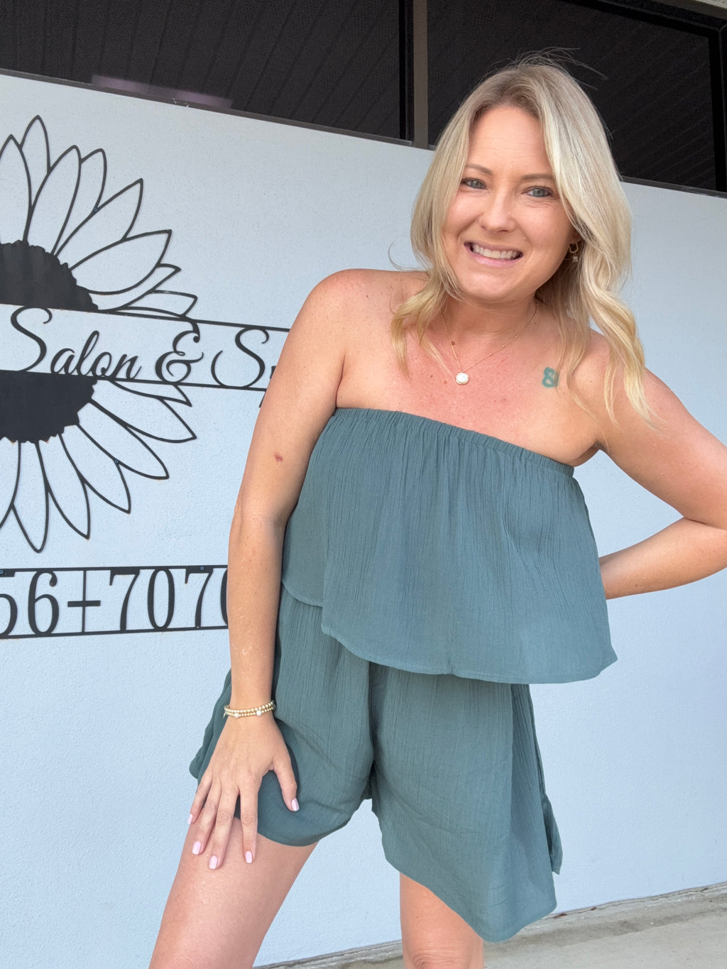 WOVEN CRINKLE STRAPLESS ROMPER