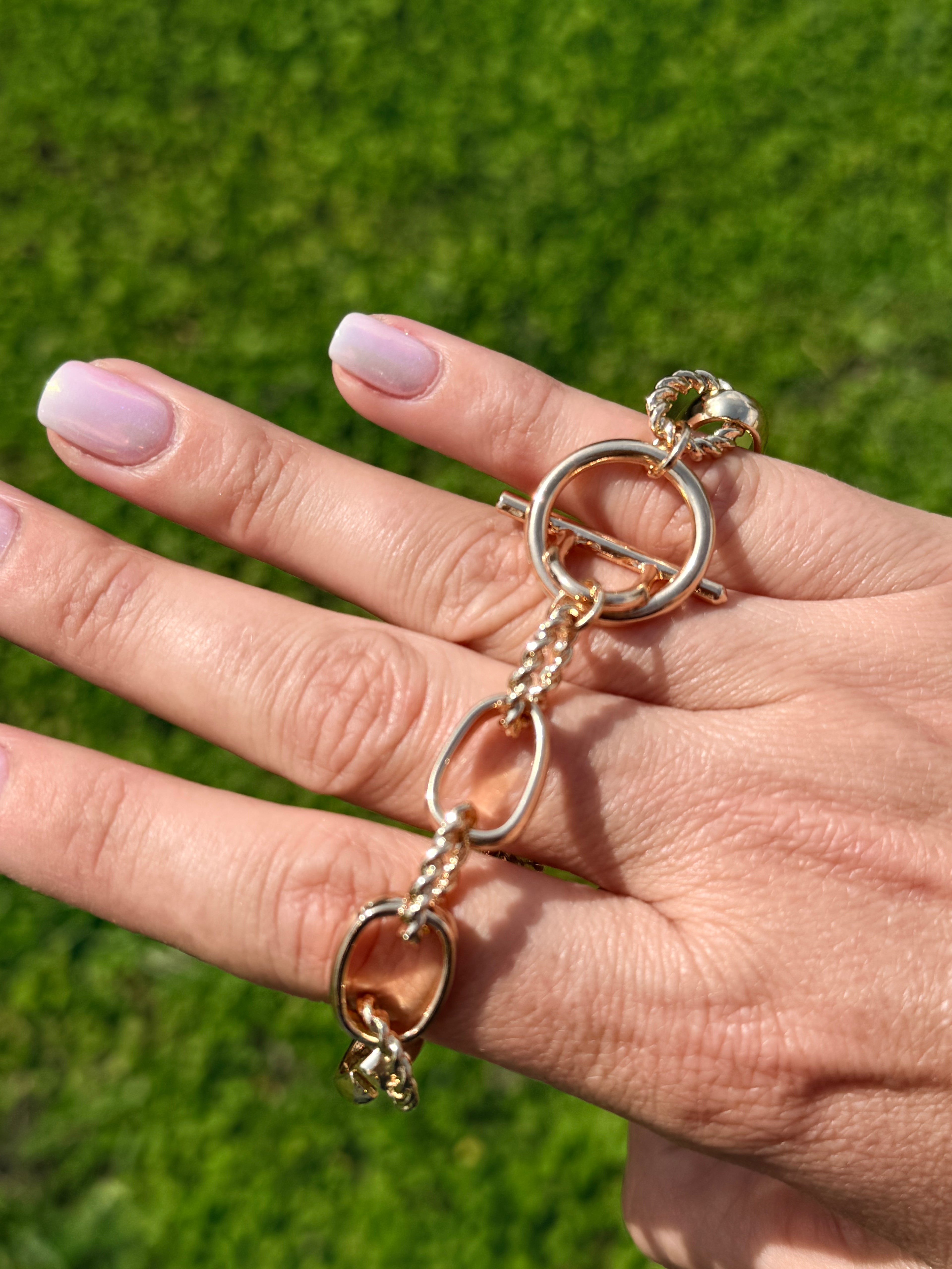 Gold chain toggle bracelet